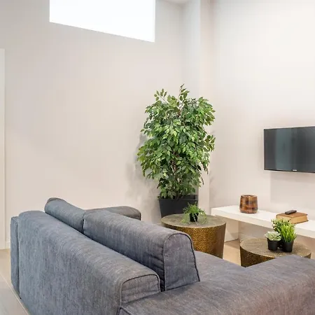 Town Hall Penthouse Appartamento Valenza